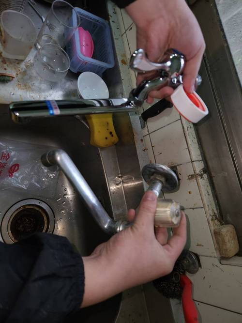 三峽換臉盆龍頭 加壓馬達改水管