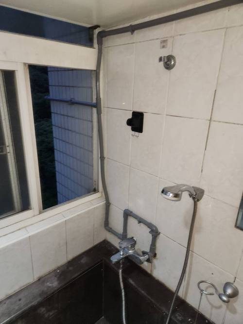 汐止配冷水管明管