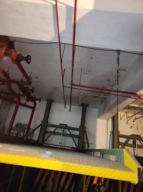 台北長春路停車場配電 開關 拉線 裝電燈