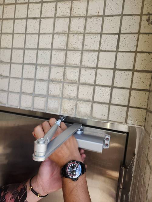 內湖裝門工器