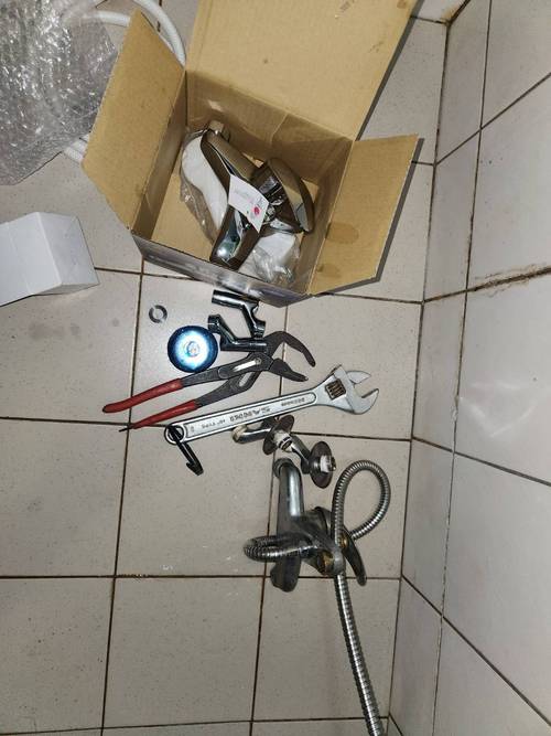 淡水換淋浴龍頭