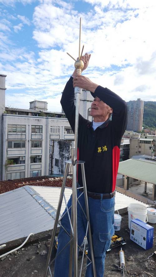 仁愛路裝避雷針