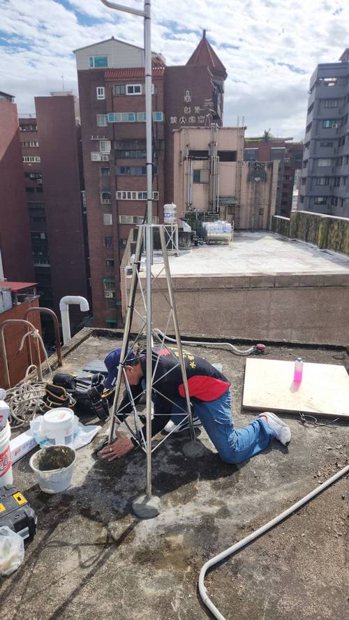 仁愛路裝避雷針