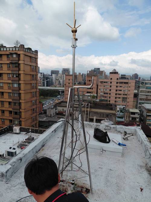 忠孝東路一段安裝避雷針