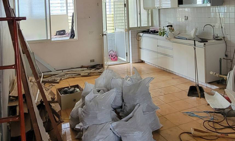 �x�_����C