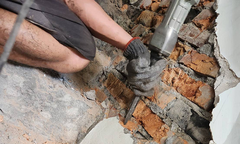 �x�_��M�B