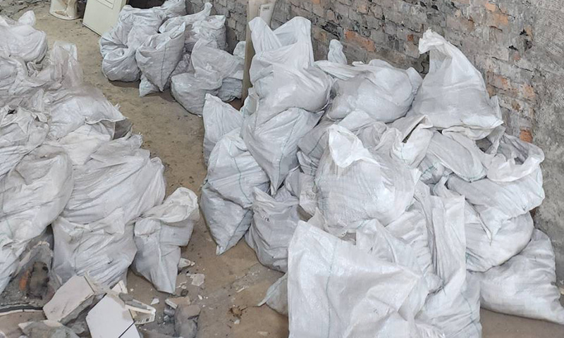 �x�_��M�B